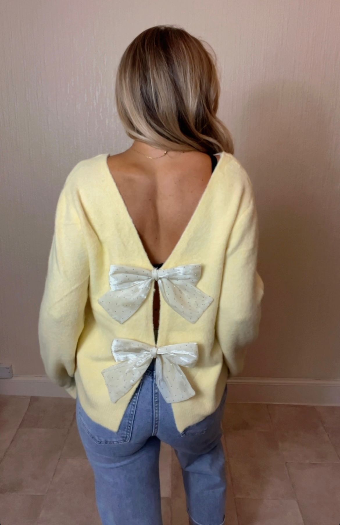 Bow back jumper