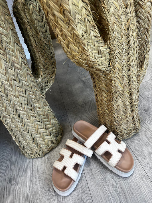 Boho H Sandles